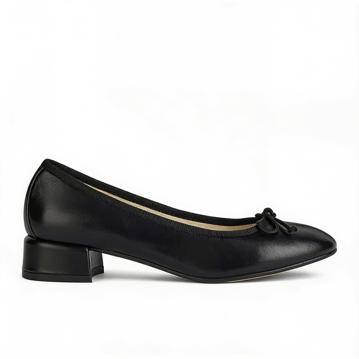 Ballerines Femme en Cuir Véritable Noir - Bout Rond - Semelle Antidérapante - Sans Lacets – fond blanc
