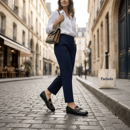 Mocassins femme cuir noir détail doré bout rond semelle plate
